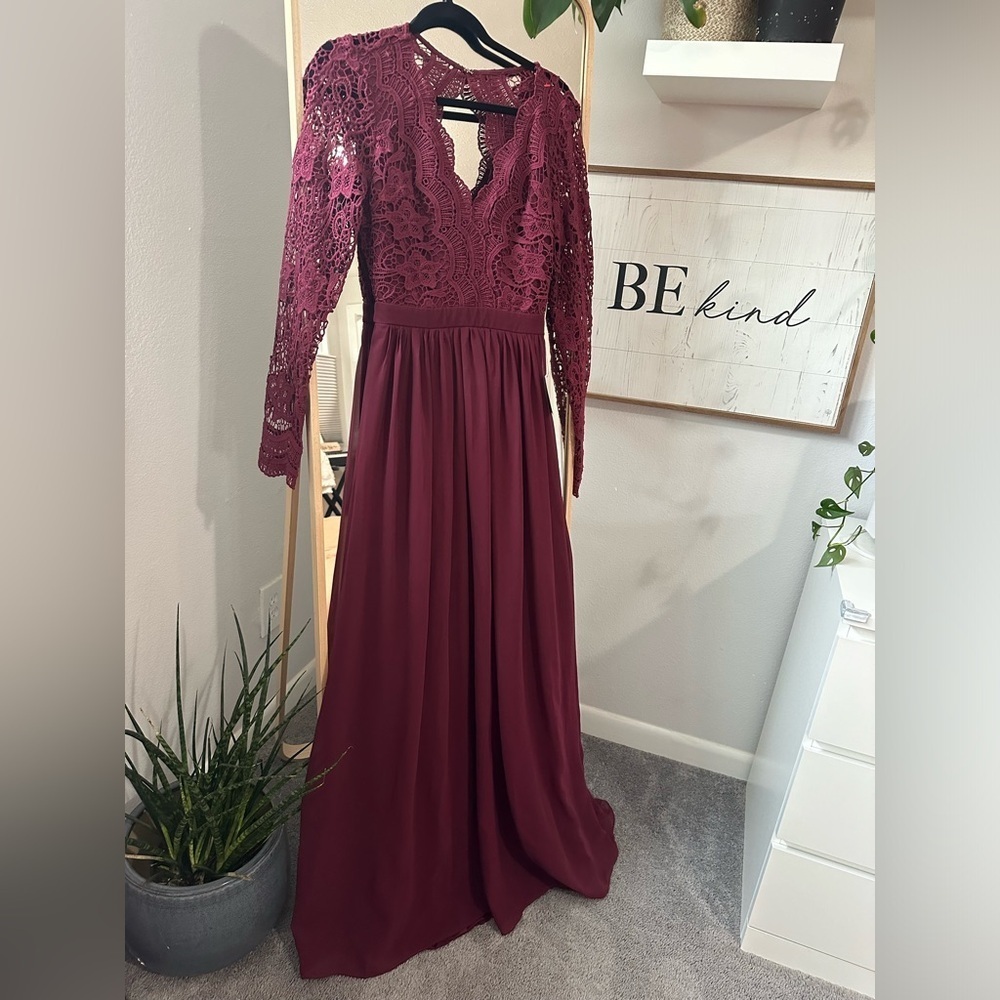 Lulu’s Women’s My Love Burgundy Long Sleeve Lace Maxi Elegant Dress Small